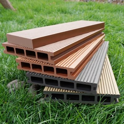 Direct Sale Outdoor Composite Decking Board with Density 1.3%-1.4% and Anti-water