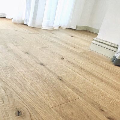 Engineered Flooring Solid Wood Oak Maple Wood Tiles with Online Technical Support