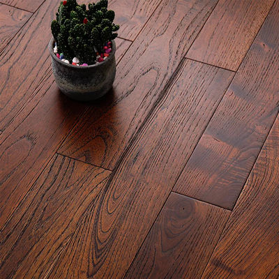 Durable Oak Timber Engineered Flooring Scratch Resistant Underfloor Heating Compatible
