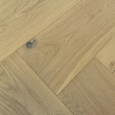 Multi-layer Fishbone Engineered Oak Flooring with T G or Click System and Real Wood