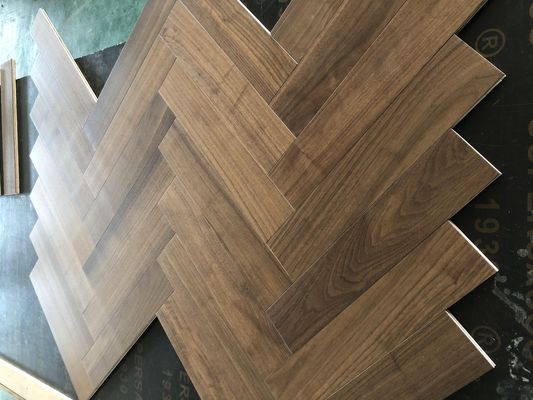 Living Room Engineered Wood Flooring Plank With Art Parquet Design