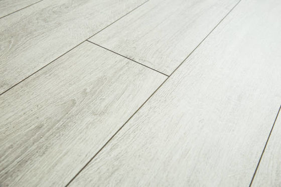 Everjade Waterproof Self Adhesive Plank Lenolium Lvp Lvt Flooring Perfect for Needs